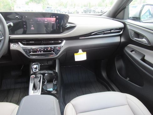 New 2026 Buick Envista Preferred FWD image 15