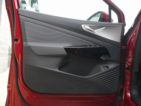 Used 2023 Volkswagen ID.4 Pro S Plus image 37