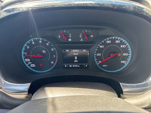 Used 2022 Chevrolet Traverse LS image 19