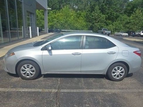 Used 2015 Toyota Corolla L FWD image 3