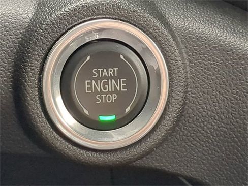 Used 2021 Chevrolet TrailBlazer RS w/ Technology Package image 27