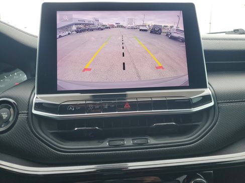 Used 2023 Jeep Compass Altitude image 25