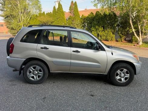 Used 2005 Toyota RAV4 2WD image 8