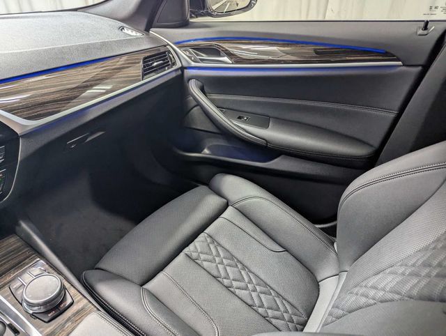 Used 2023 BMW 530i w/ Convenience Package RWD image 8