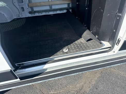 Used 2025 RAM ProMaster 2500 w/ U-Haul Equipment Group FWD image 19