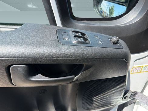 Used 2025 RAM ProMaster 2500 w/ Convenience Group FWD image 15