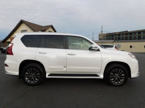Used 2017 Lexus GX 460 image 6