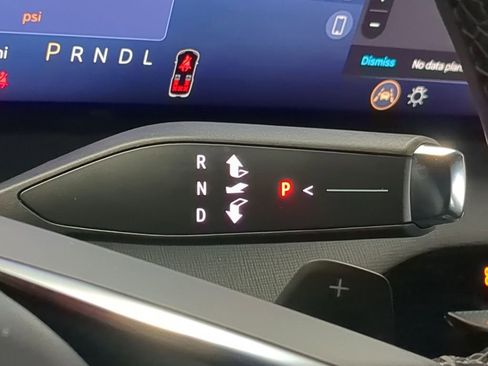 Used 2025 Buick Enclave Preferred image 45