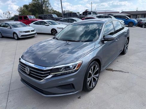 Used 2021 Volkswagen Passat 2.0T SE image 35