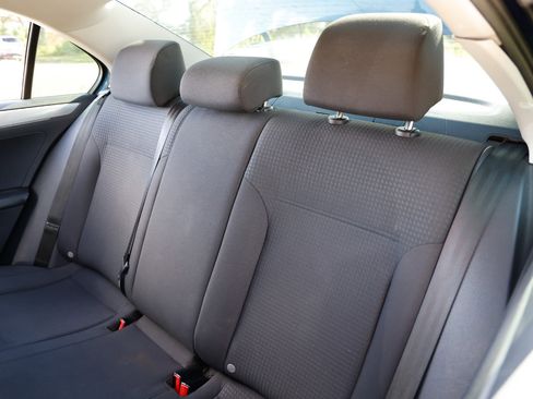 Used 2015 Volkswagen Jetta SE image 8