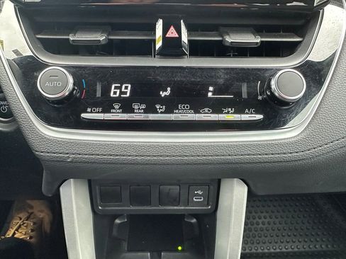 Certified 2024 Toyota Corolla Cross SE image 17