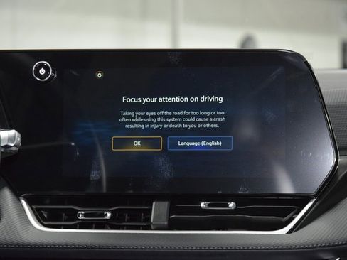 New 2026 Chevrolet Equinox LT w/ Convenience Package II image 30