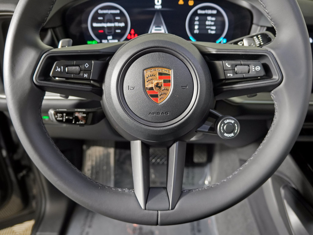 Certified 2024 Porsche Cayenne Coupe w/ Premium Package Plus AWD/4WD image 29