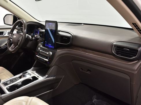 Used 2020 Ford Explorer Platinum w/ Premium Technology Package image 32