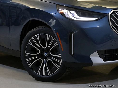 Used 2025 BMW X3 xDrive30i w/ Premium Package image 3