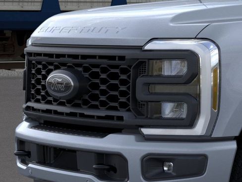 New 2026 Ford F250 Lariat w/ Black Appearance Package AWD/4WD image 18