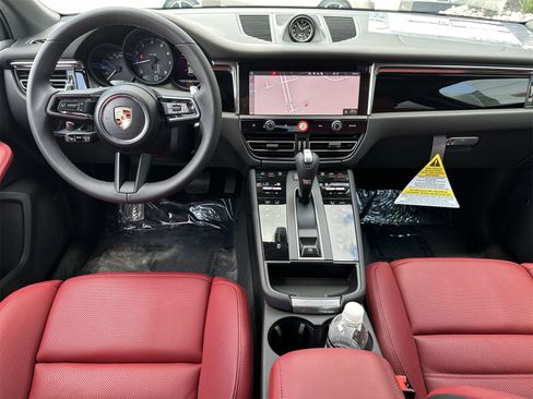 New 2025 Porsche Macan image 13