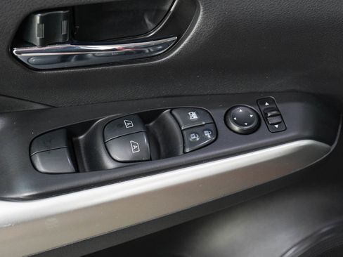 Used 2019 Nissan Kicks SR w/ SR Premium Package FWD image 20