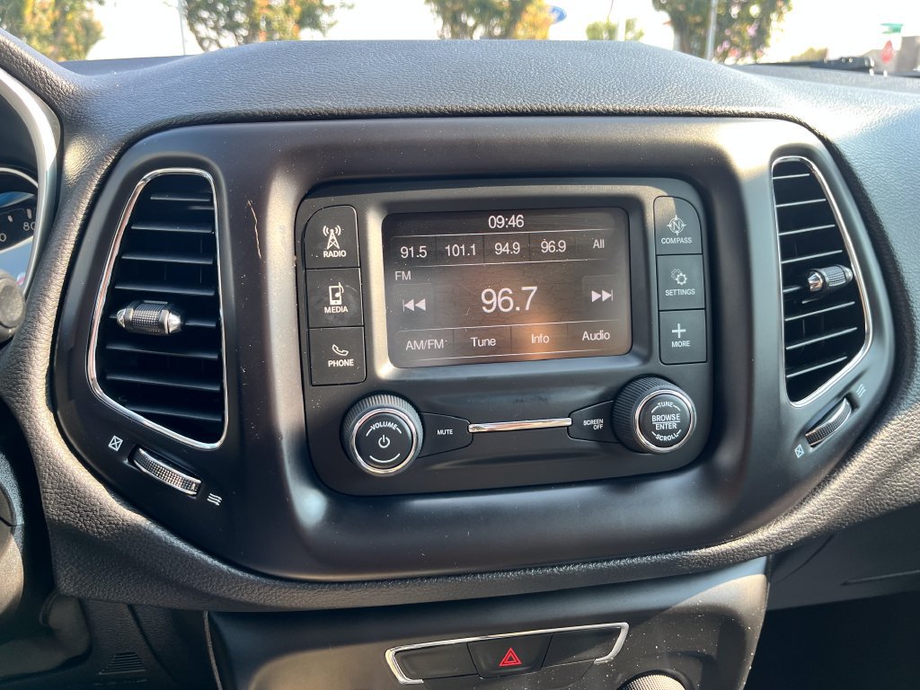 Used 2018 Jeep Compass Sport AWD/4WD image 13