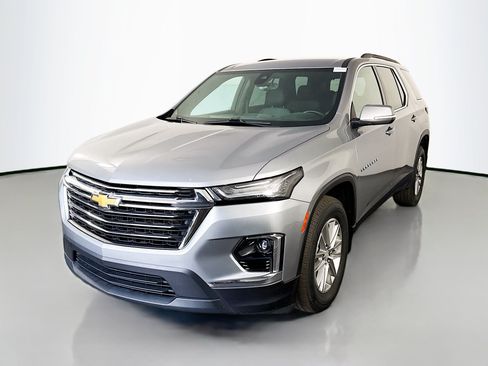 Used 2023 Chevrolet Traverse LT FWD image 4
