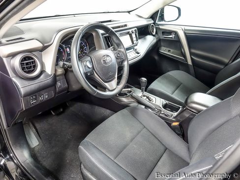 Used 2018 Toyota RAV4 XLE w/ Plus Extra Value Package AWD/4WD image 10