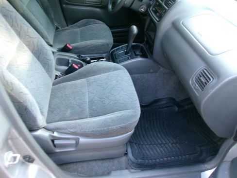Used 2001 Chevrolet Tracker LT AWD/4WD image 6