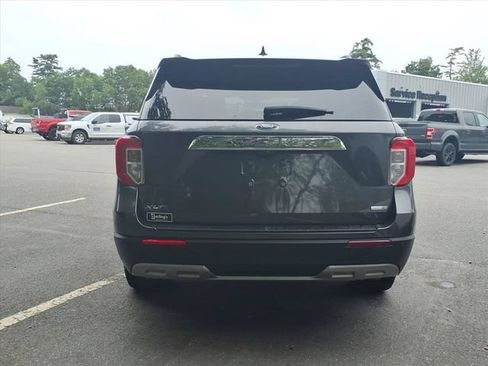 Used 2020 Ford Explorer XLT w/ Equipment Group 202A AWD/4WD image 6