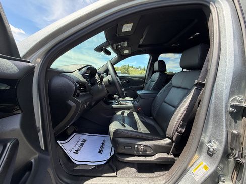 Used 2023 Chevrolet Traverse RS w/ LPO, Floor Liner Package AWD/4WD image 2