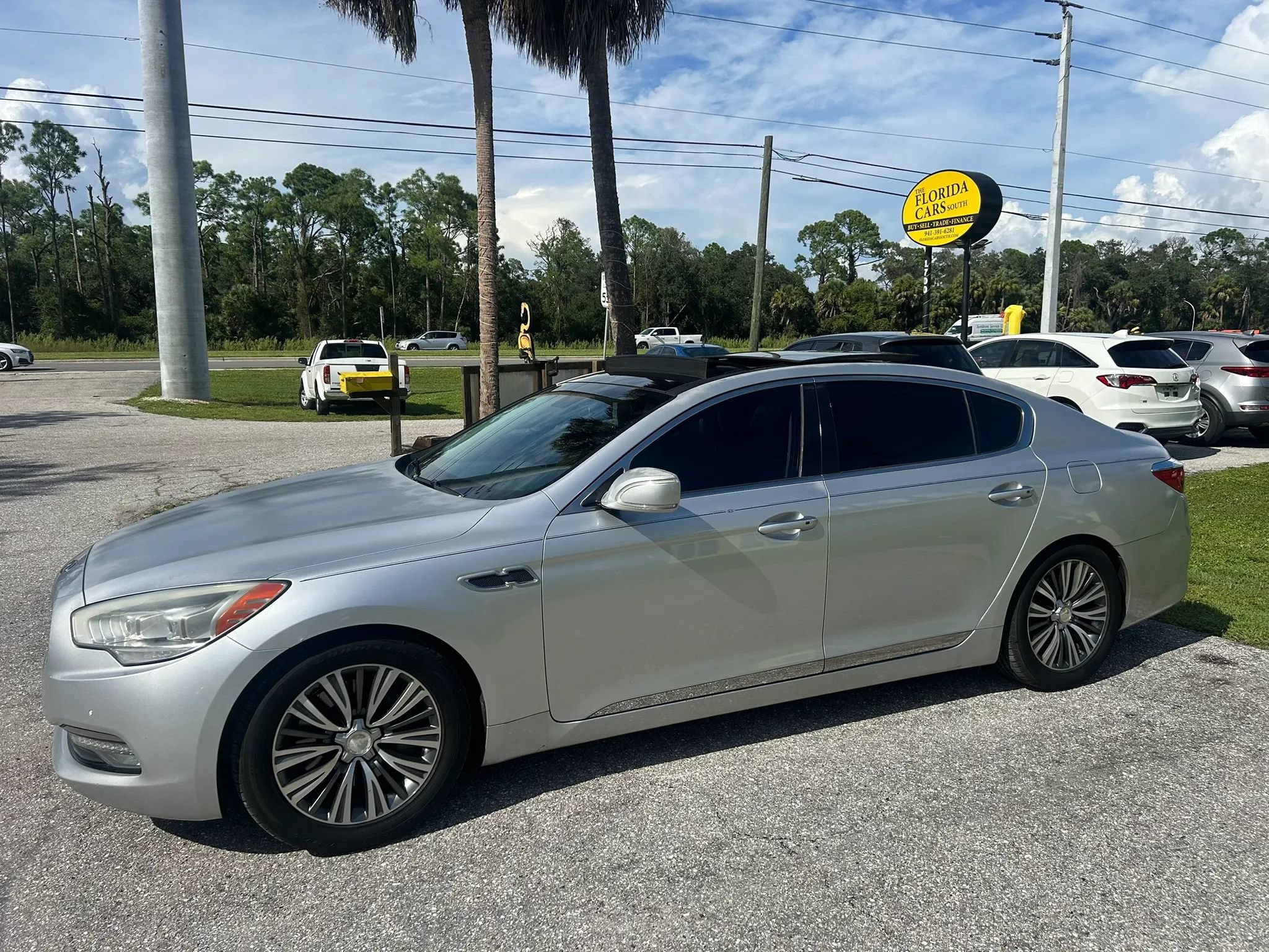 Used 2016 Kia K900 Luxury RWD image 1