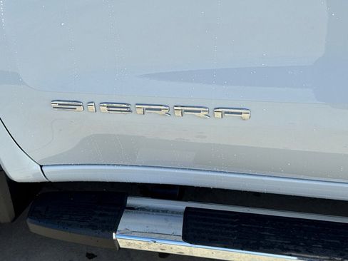 Used 2026 GMC Sierra 1500 SLT w/ SLT Premium Plus Package image 10