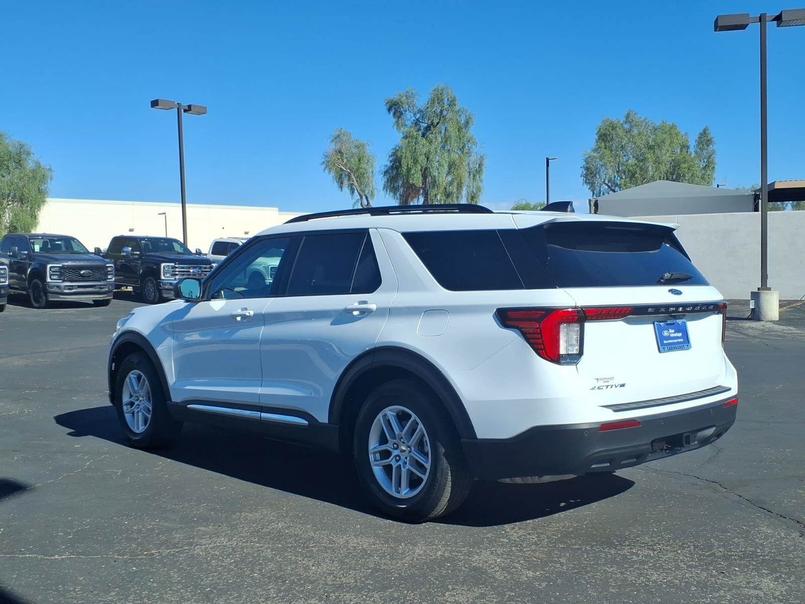 Certified 2025 Ford Explorer Active RWD image 3