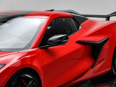 Used 2025 Chevrolet Corvette Z06 w/ Z07 Performance Package image 33