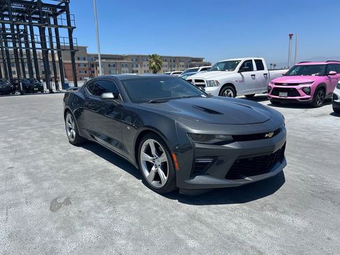 Used 2016 Chevrolet Camaro SS RWD image 3