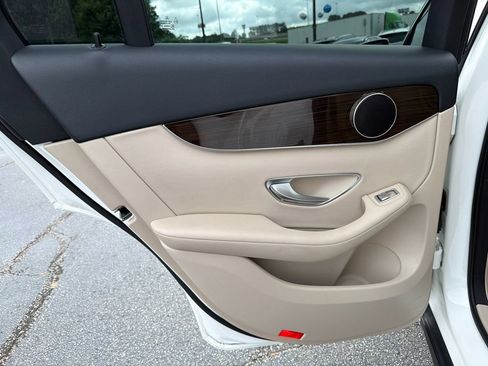 Used 2019 Mercedes-Benz GLC 300 image 22