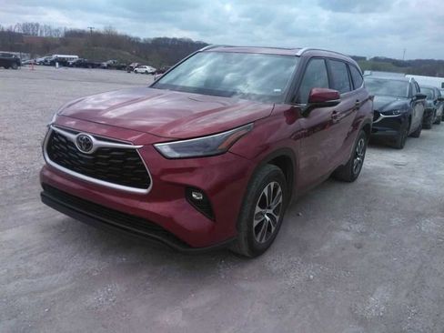 Used 2023 Toyota Highlander XLE image 13