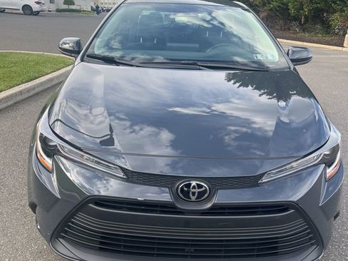 Used 2025 Toyota Corolla LE FWD image 6