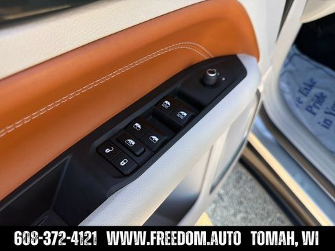 Used 2024 Jeep Compass Limited AWD/4WD image 11