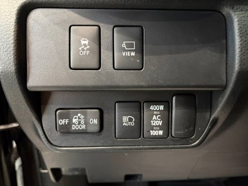 Used 2023 Toyota Tacoma TRD Off-Road w/ TRD Premium Off Road Package AWD/4WD image 28