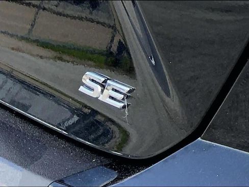 Used 2025 Toyota Camry SE w/ Convenience Package FWD image 30