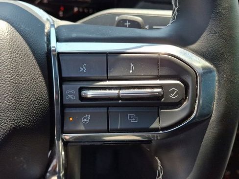 Used 2025 GMC Acadia Denali w/ Super Cruise Package FWD image 17