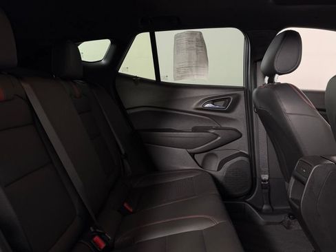 Used 2024 Chevrolet Trax RS w/ Sunroof Package FWD image 28