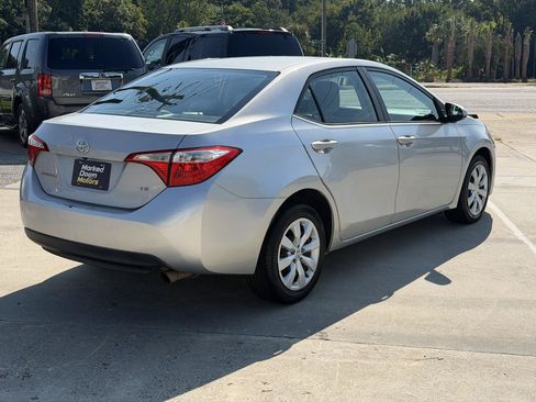 Used 2015 Toyota Corolla LE FWD image 5