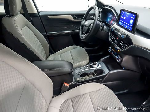 Certified 2022 Ford Escape SE w/ Cold Weather Package FWD image 24