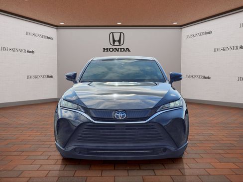 Used 2021 Toyota Venza LE AWD/4WD image 2