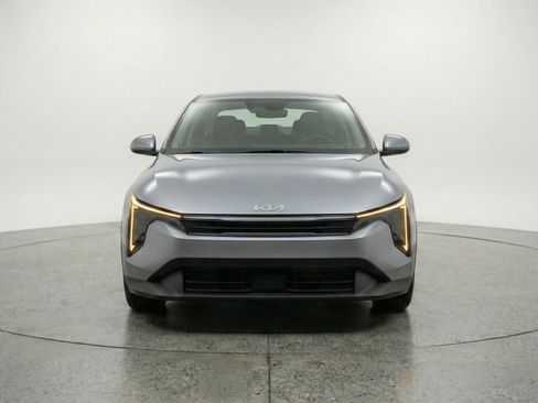 Used 2025 Kia K4 LXS image 2