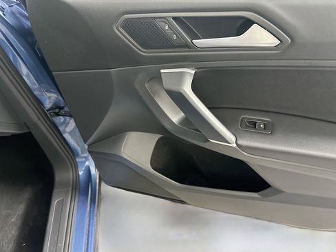 Used 2020 Volkswagen Tiguan SE image 29