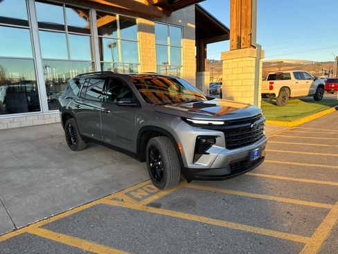 New 2026 Chevrolet Traverse LT w/ Enhanced Driving Package image 3