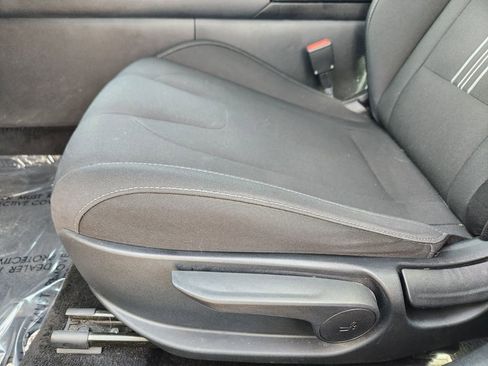 Used 2023 Hyundai Elantra SEL w/ Convenience Package image 14