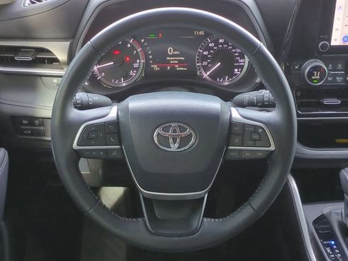 Used 2024 Toyota Highlander XLE image 24