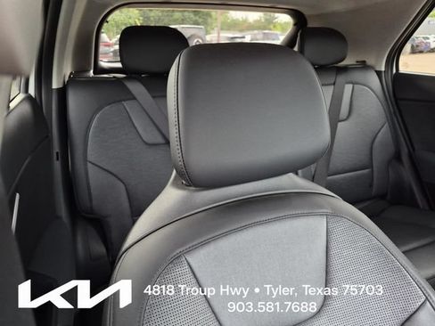 Used 2023 Kia Niro Wave FWD image 13